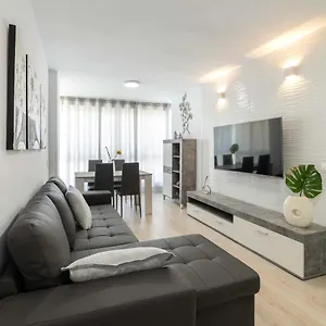 https://apartamento-benalmadena-puerto-marina.es-andalucia.com
